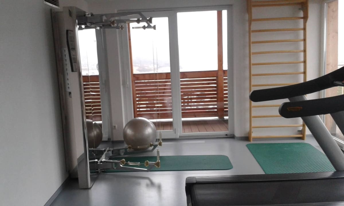 Kleiner Sportraum Boutique Hotel Bellevue Lermoos