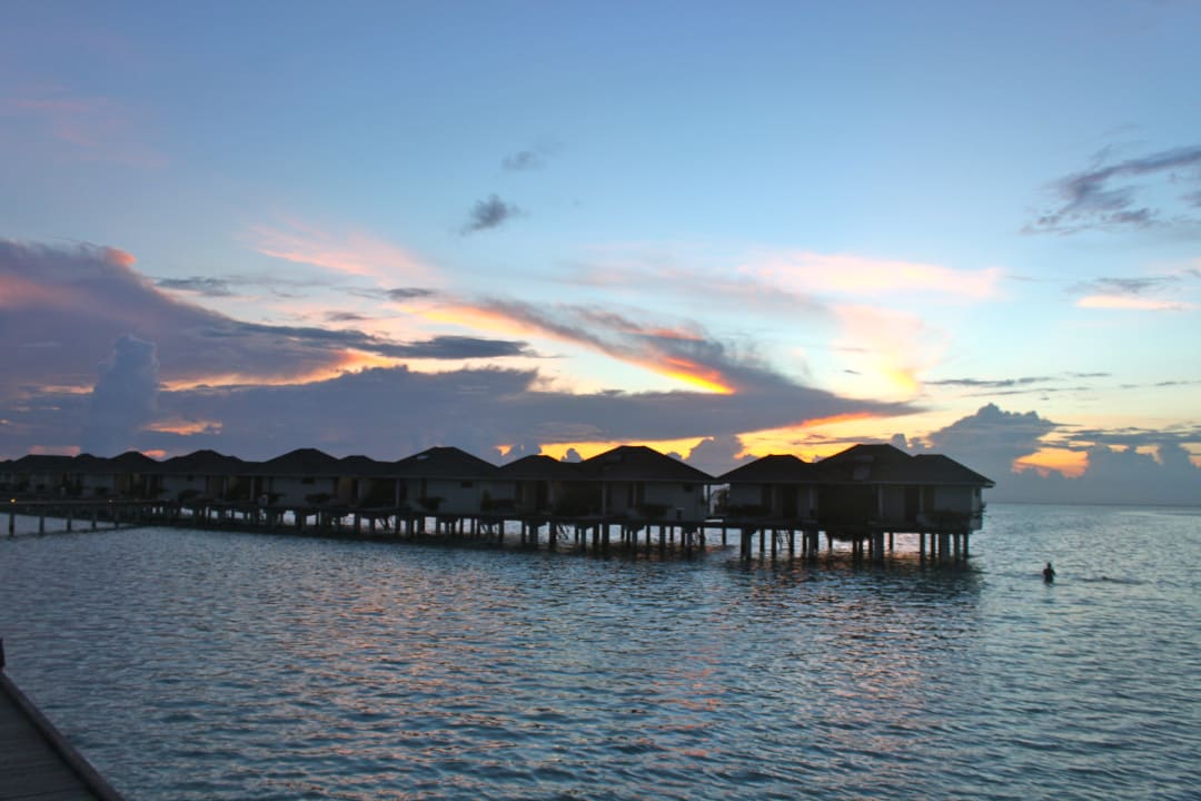 Wasservillen bei Sonnenuntergang Villa Park Sun Island