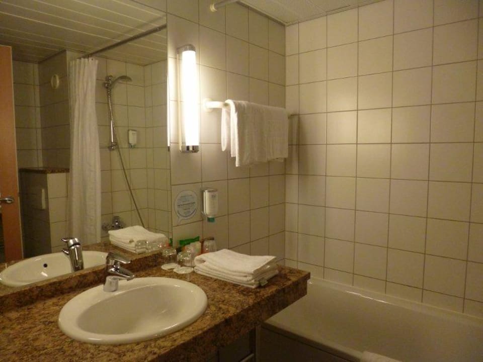 Bad Hotel NH Leipzig Messe