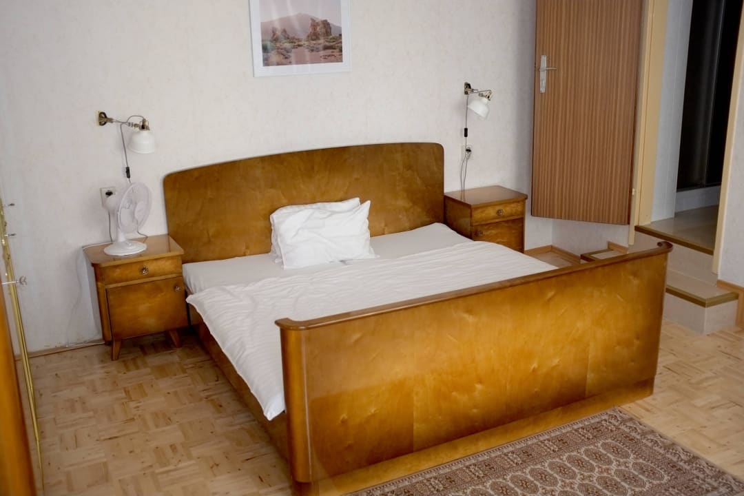 Bett nicht geeignet für Menschen über 180cm  Hotel Am Brillantengrund