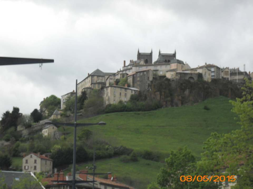 Widok z balkonu na stare miasto Grand Hotel L'Etape