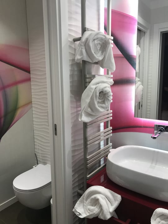 Zimmer Color Hotel