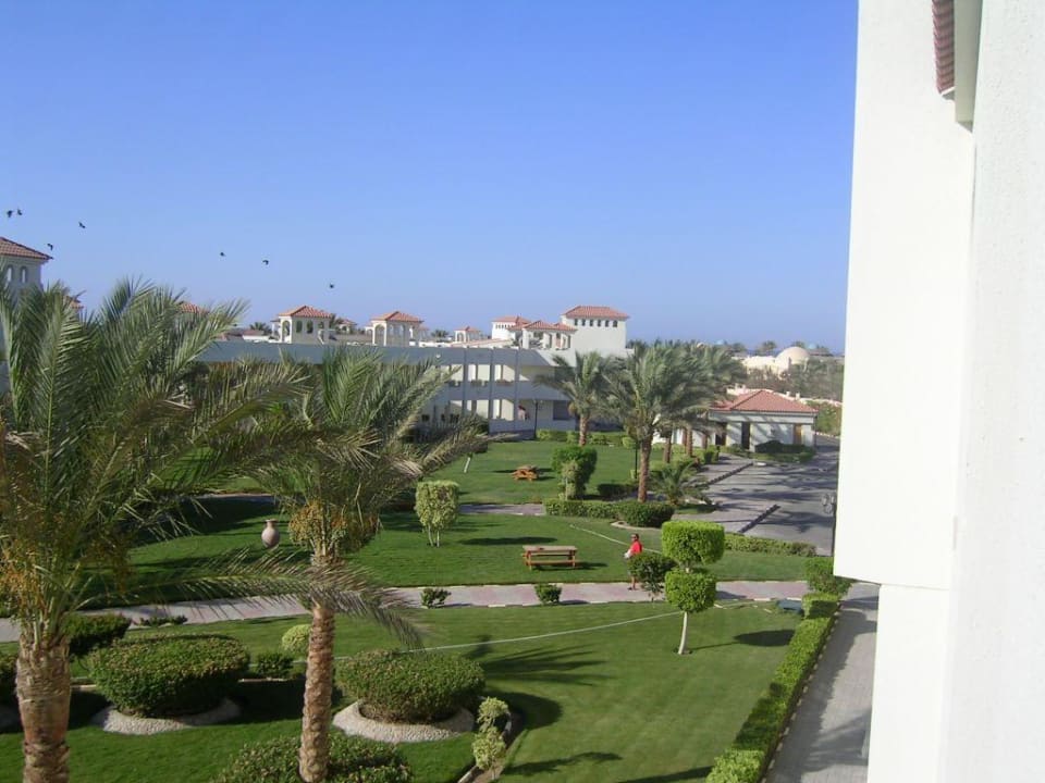 Schöner Zimmerausblick über die Anlage Pickalbatros Dana Beach Resort - Hurghada
