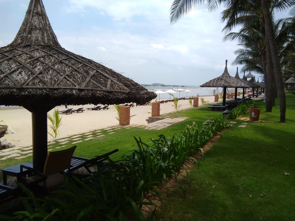 Strand Pandanus Resort