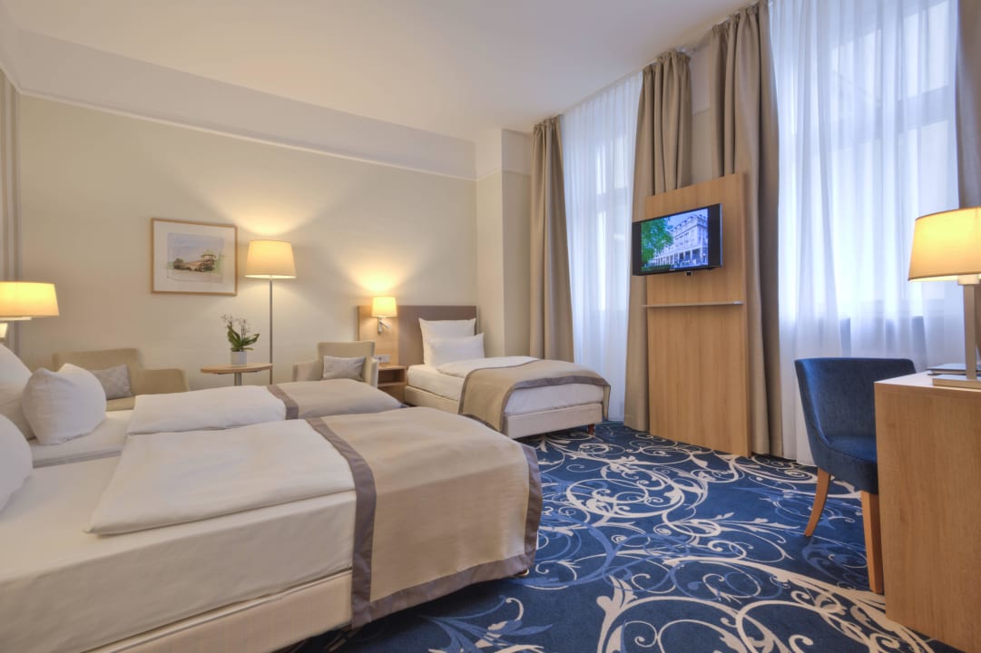 Dreibettzimmer Schlosshotel Karlsruhe
