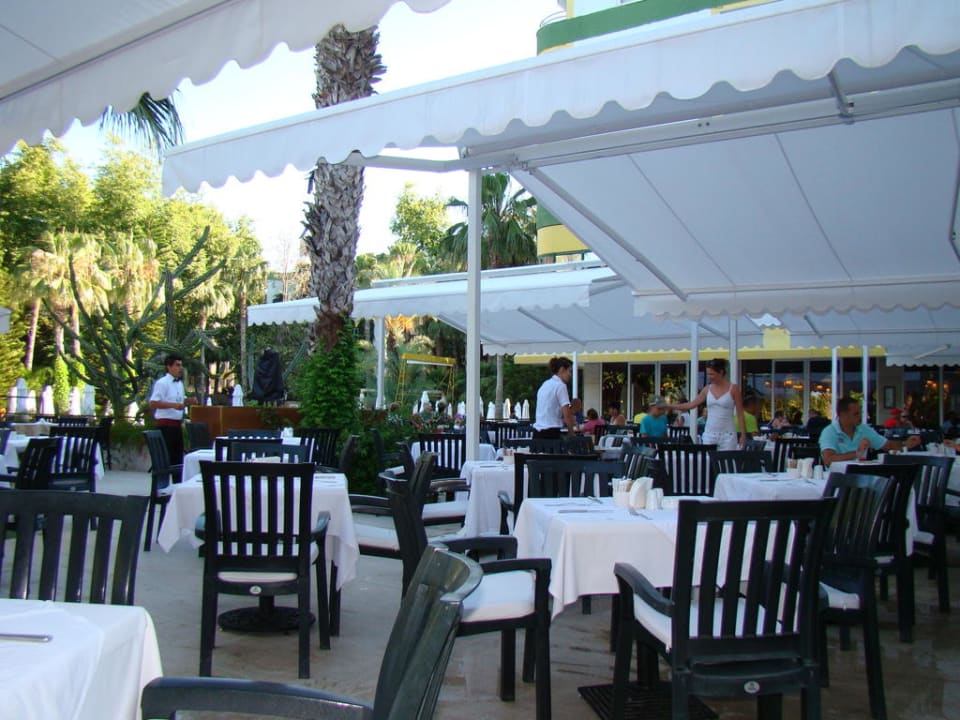 Веранда ресторана Botanik Hotel & Resort