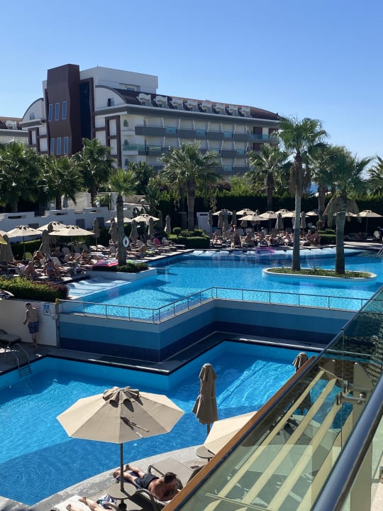 Pool Side Sunport Hotel & Spa