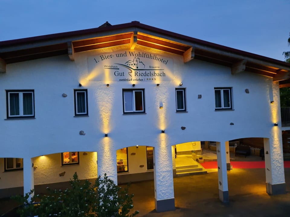 Außenansicht 1. Bier & Wohlfühlhotel Gut Riedelsbach