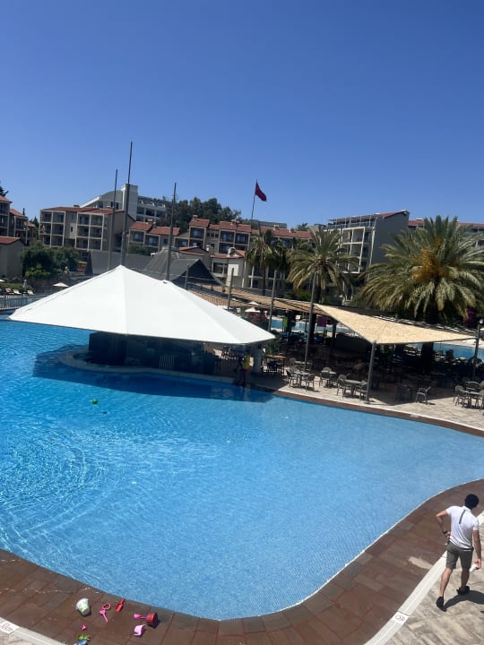 Ausblick Arum Barut Collection