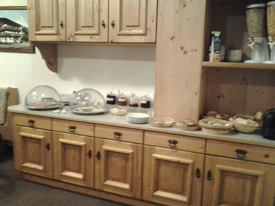 Frühstücksbüffet Pension Apartments Via Claudia