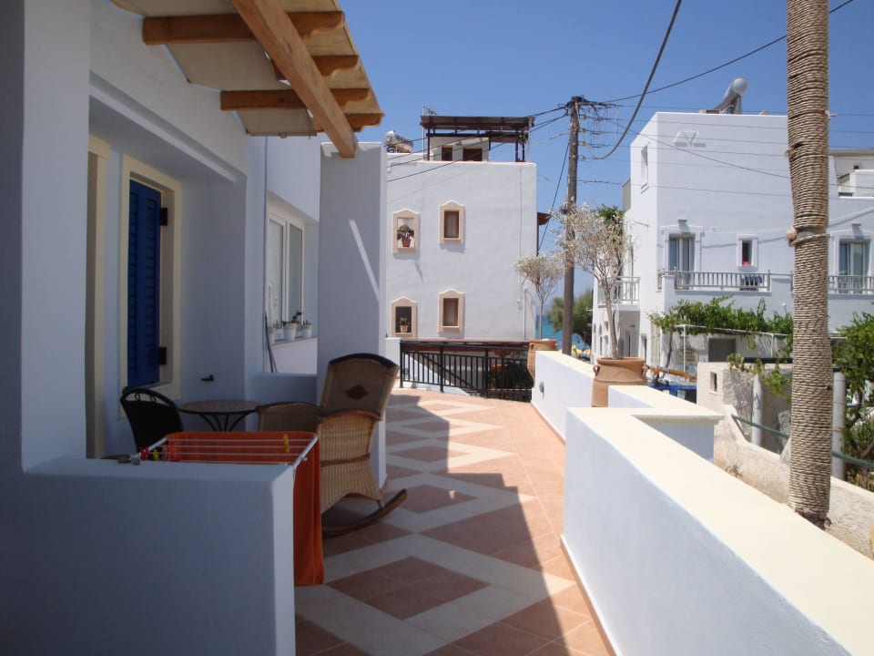 Terrasse von Zimmer 105 Hotel Artemis