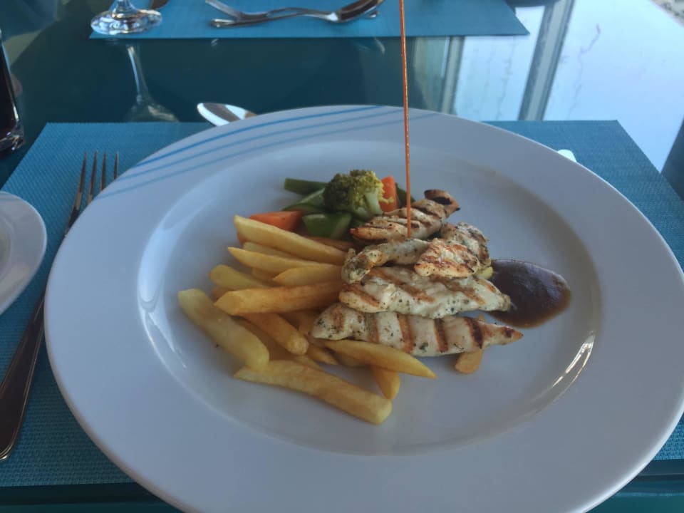 Grilled Chicken Breast a-la-carte Mittags Novotel Marsa Alam Beach Resort