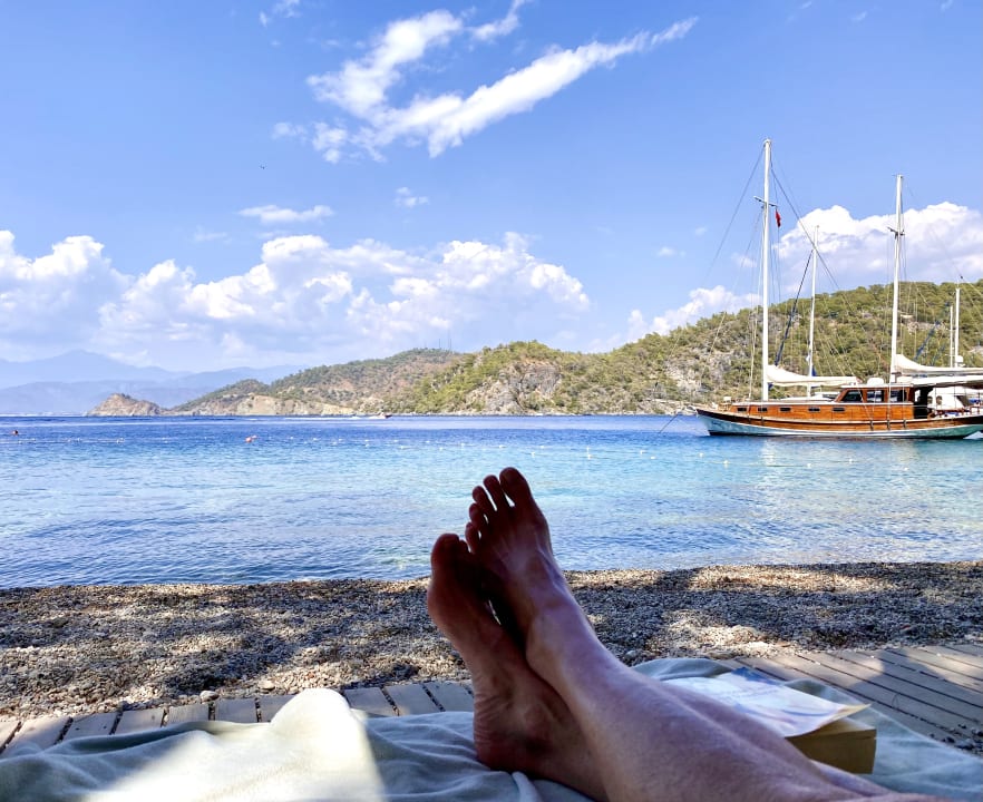 Strand Hillside Beach Club