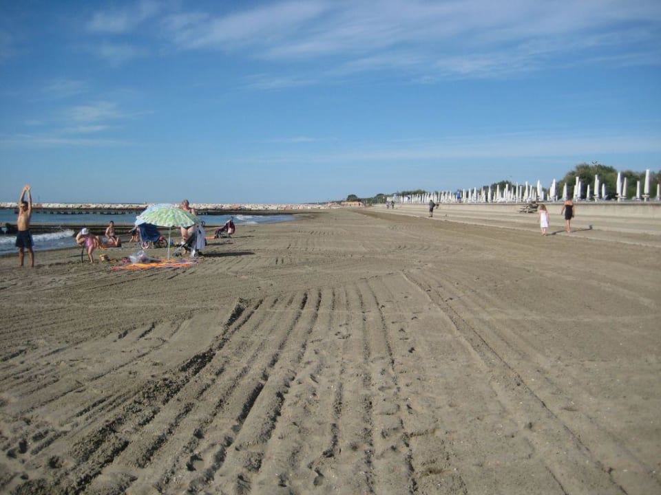 vorgelagerter Privatstarnd Hotel Maregolf