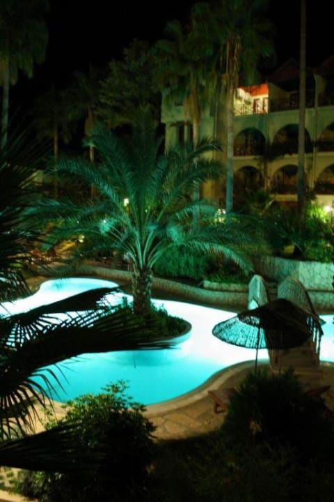 Widok z pokoju nocą. Green Paradise Beach Hotel