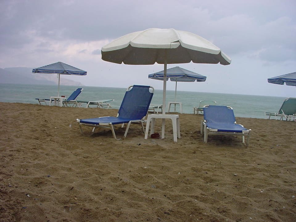 Strand bei Regen Orpheas Resort - Adults Only