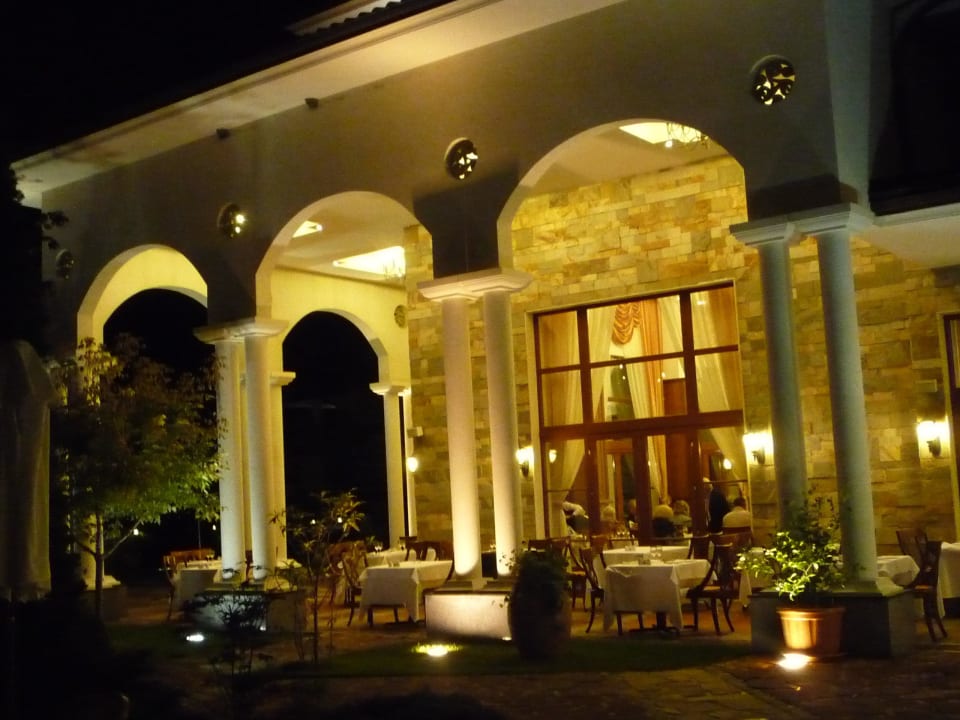 Restaurant am Abend Helena Sands