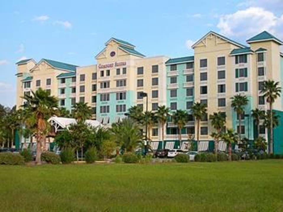 Comfort Suite Maingate East Hotel Comfort Suites Maingate East