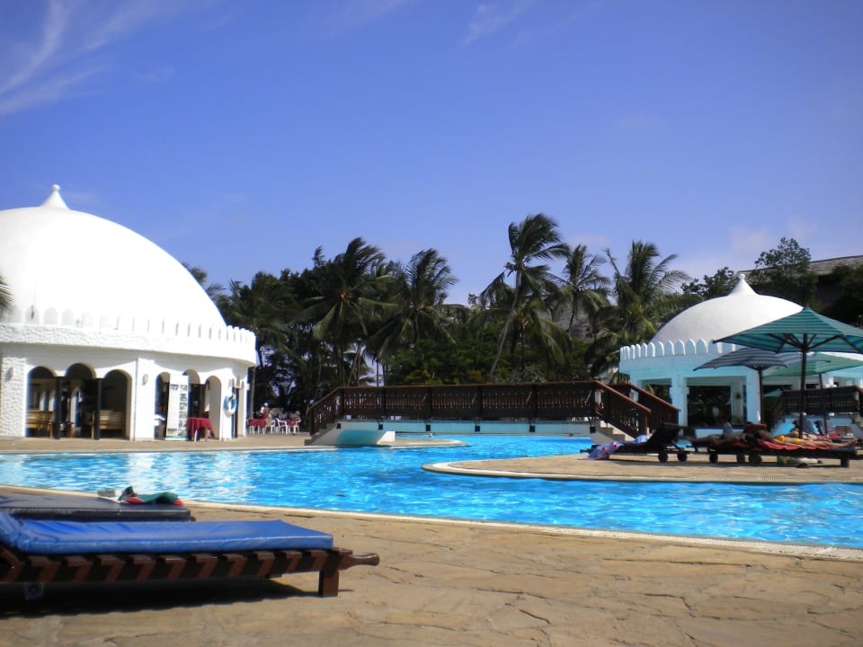 Pool Hotel Southern Palms Beach Resort