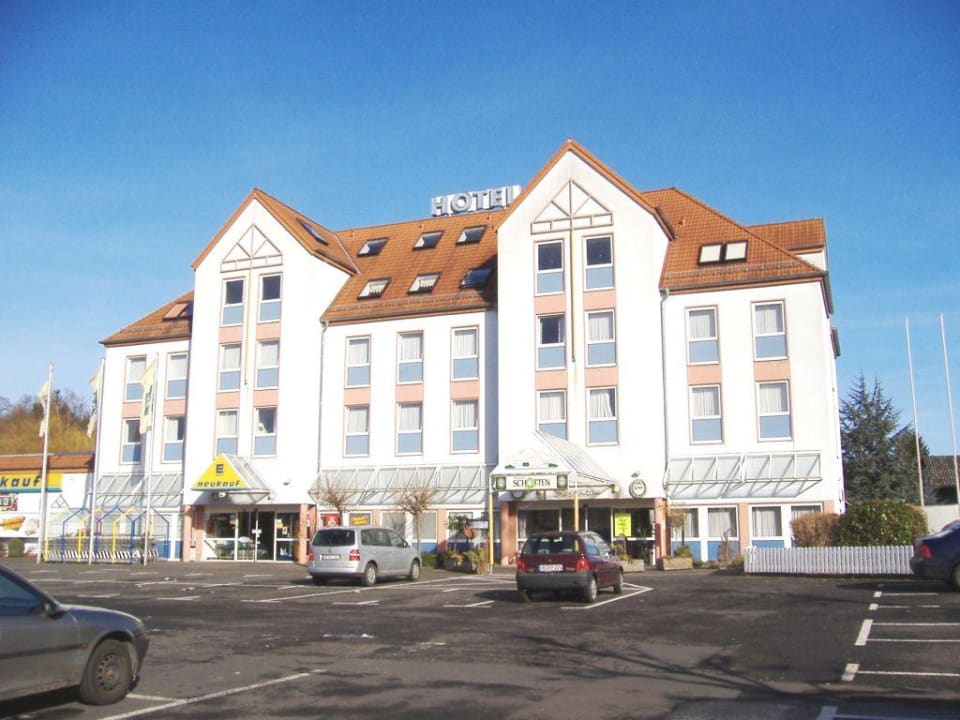 Frontansicht Parkhotel Schotten Parkhotel Schotten