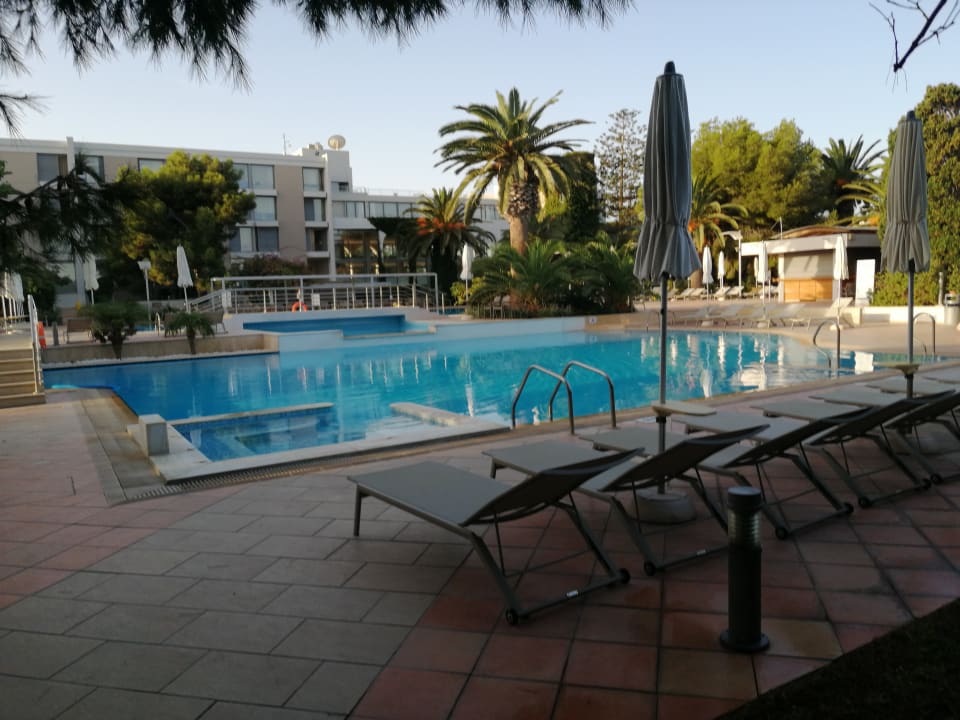 Pool Caravia Beach Hotel