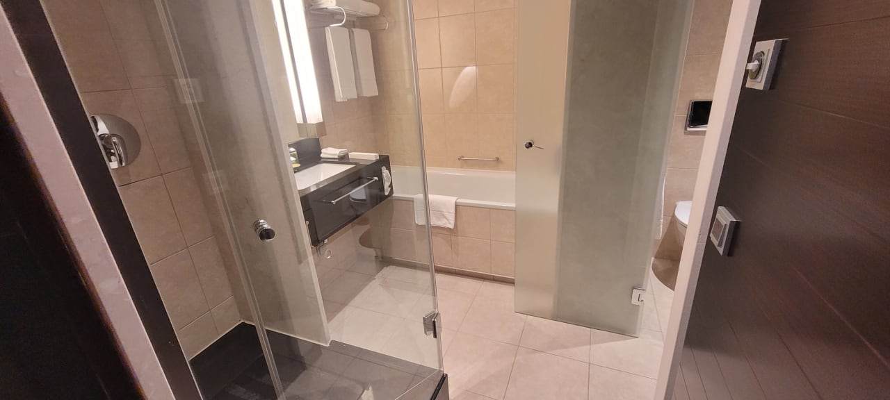 Zimmer Four Points by Sheraton Munich Arabellapark