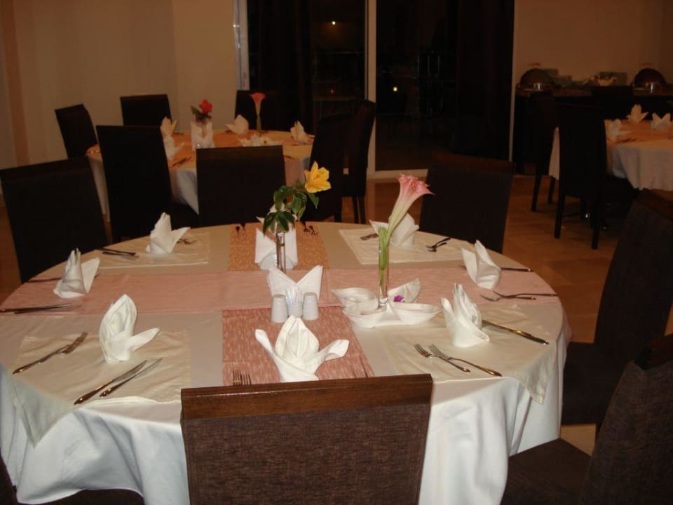 Restaurant am Zuckerfest Telatiye Resort