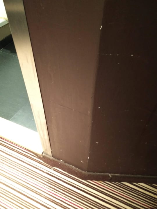 Abgenutzte Wände Leonardo Boutique Hotel Munich