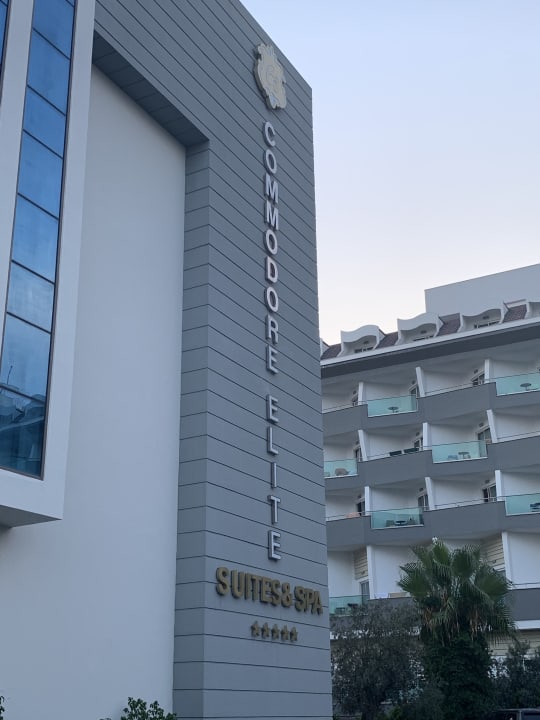 Außenansicht Commodore Elite Suites & Spa - Adults only