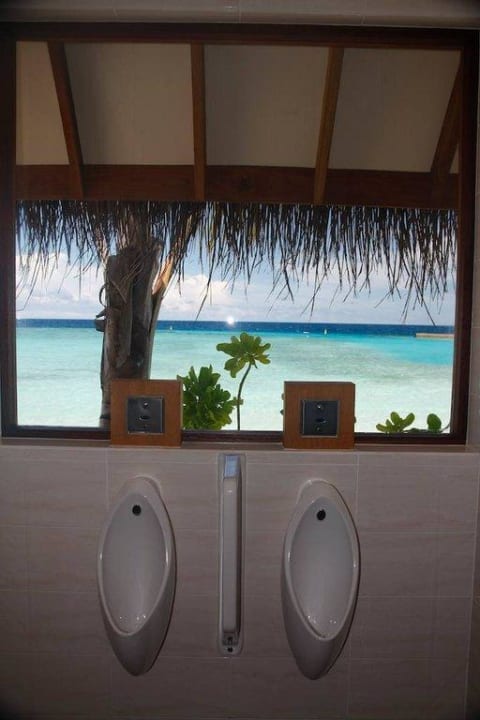 Coolstes Pissoir der Welt! Veligandu Maldives Resort Island