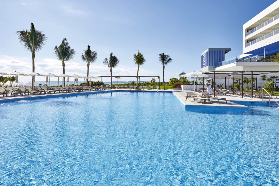 Pool Hotel Riu Palace Costa Mujeres