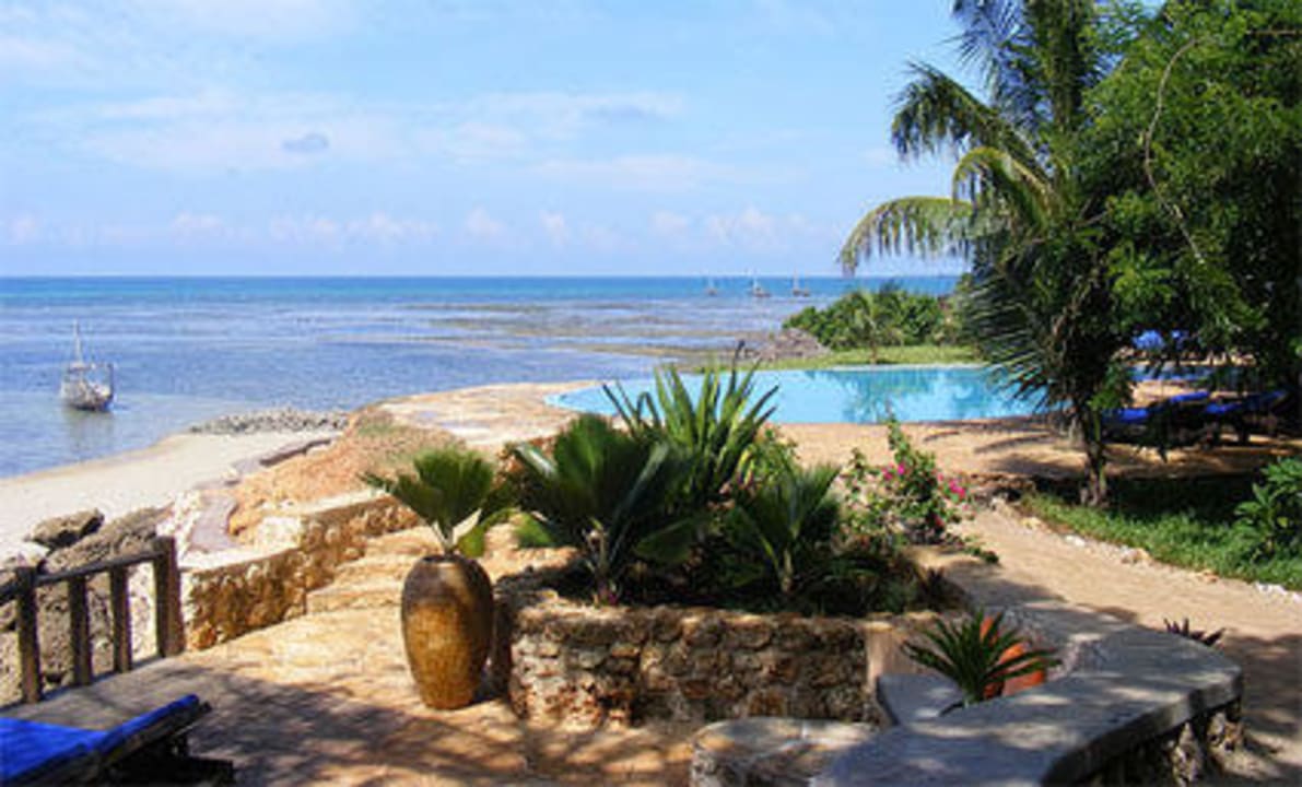Blick auf den Pool Hotel Fumba Beach Lodge