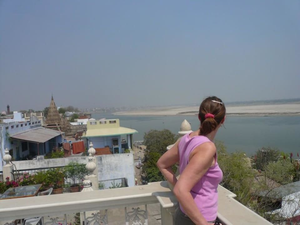 Blick von Dachterrasse Hotel Palace on Ganges