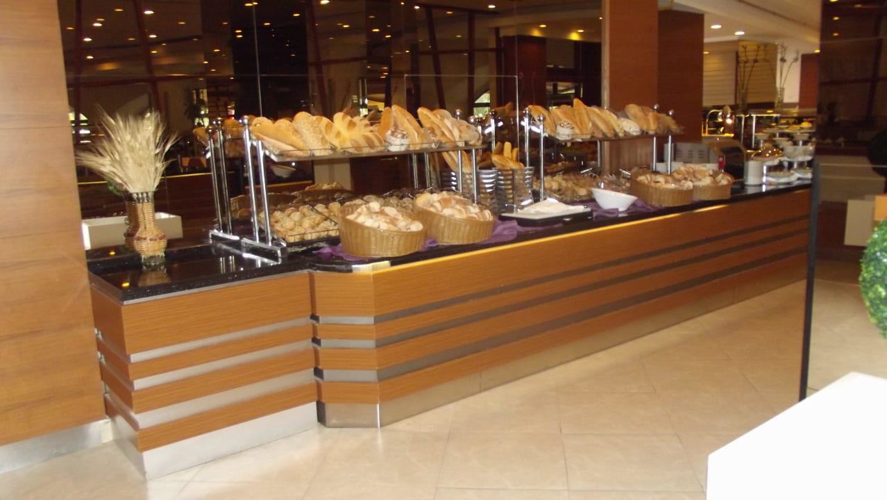 Am Büffet VONRESORT Golden Coast