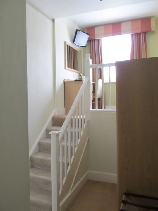 Einzelzimmer - Aufgang zum Schlafbereich Phoenix Hotel