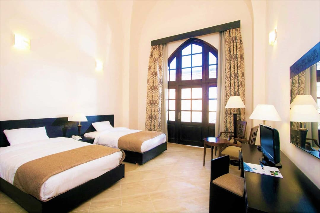 Zimmer Rohanou Beach Resort