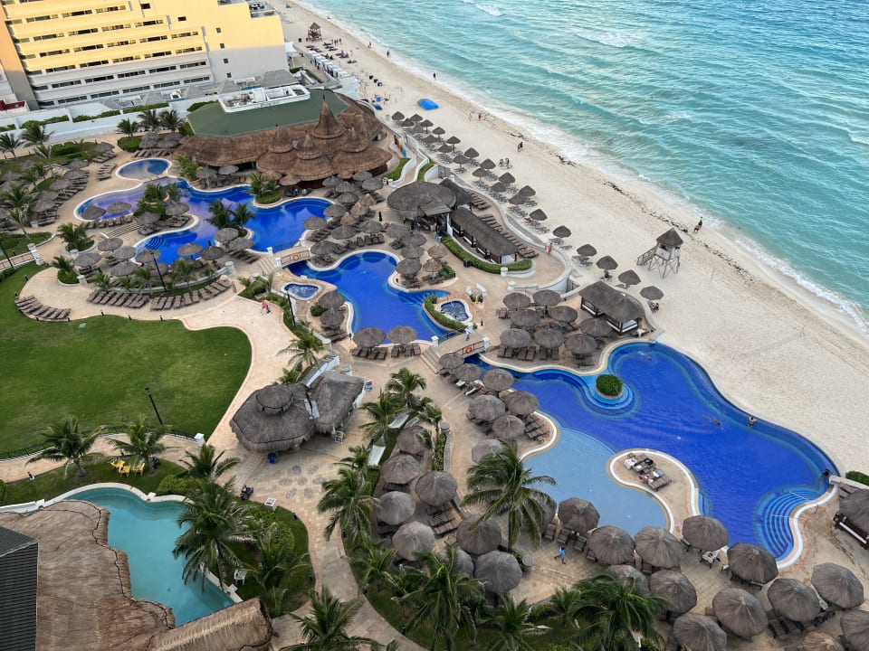Strand Hotel J.W. Marriott Cancun Resort & Spa