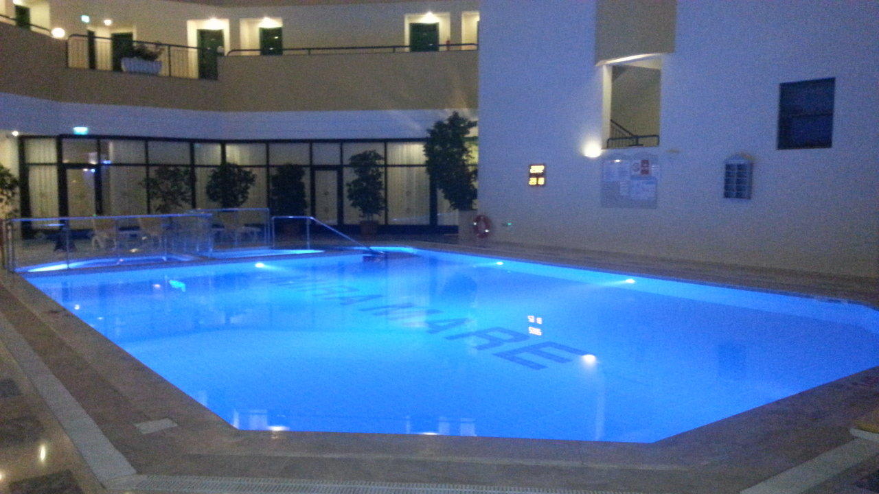 Innen Pool Hotel Miramare Beach
