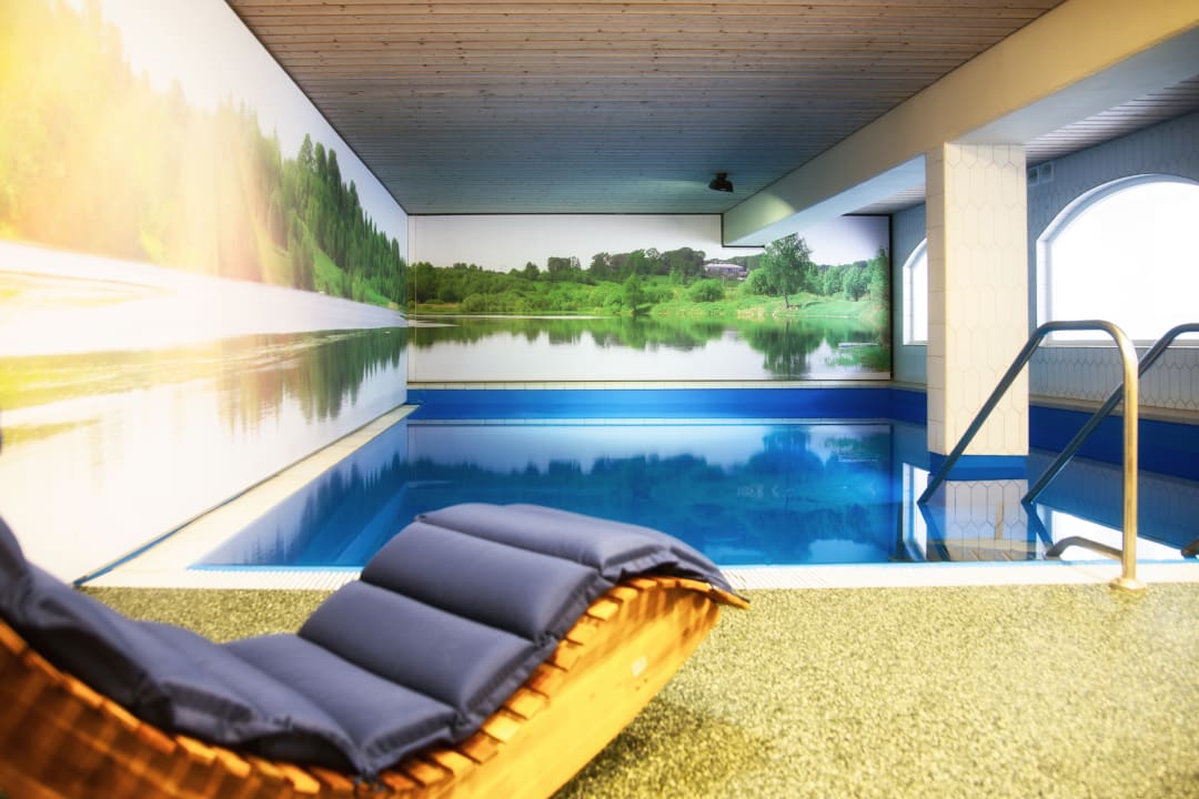 Pool Landschloss Ernestgrün