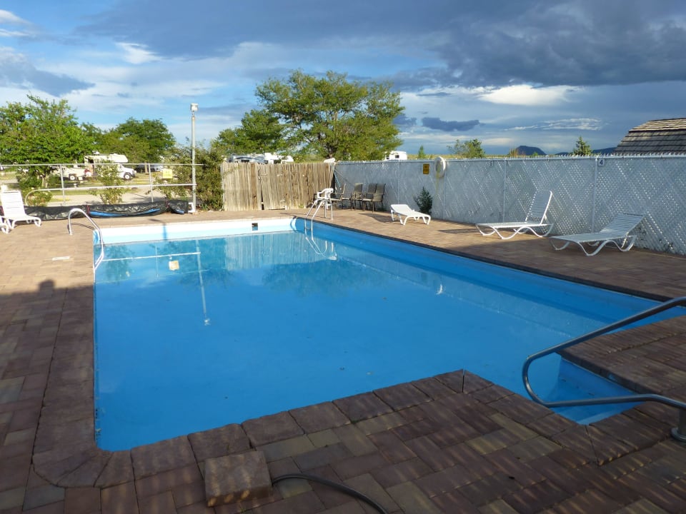 Saubere und gepflegte Poolanlage KOA Campground Seligman