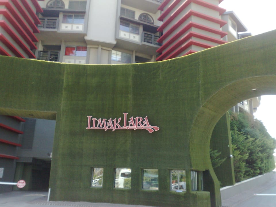 Einfahrt Limak Lara Deluxe Hotel & Resort