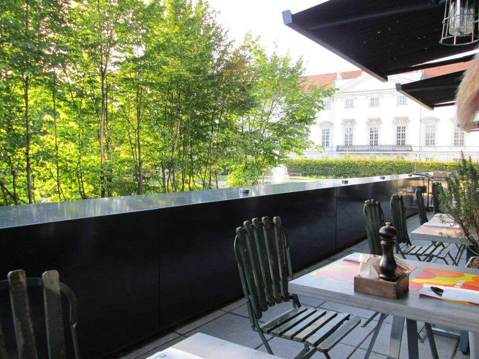 Blick in den Weghuber Park 25hours Hotel Wien beim MuseumsQuartier