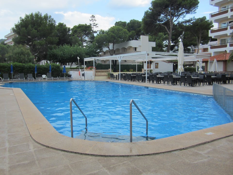 Pool Universal Hotel Castell Royal