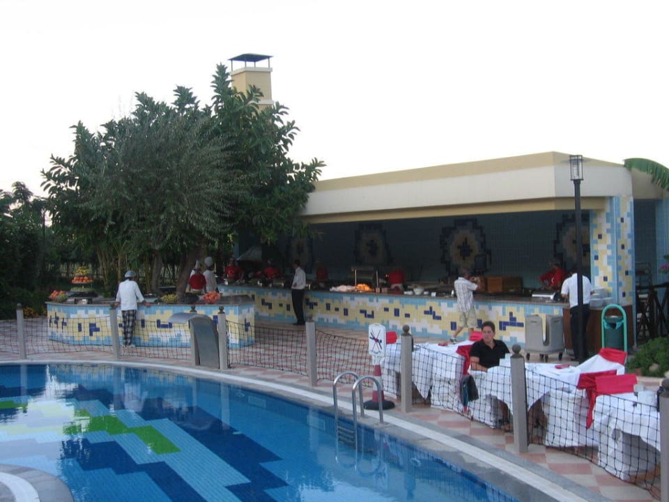 Restaurant außen, hier am italienschen Abend Belek Beach Resort Hotel