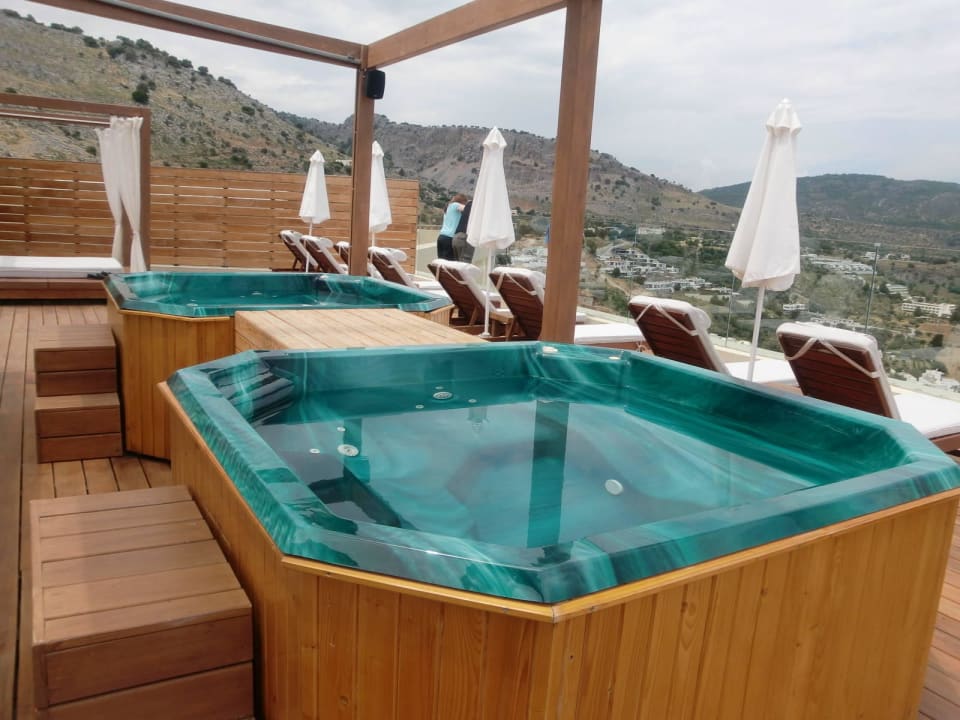 Jacuzzi auf dem Dach Lindos Blu, Luxury Hotel & Suites - Adults only