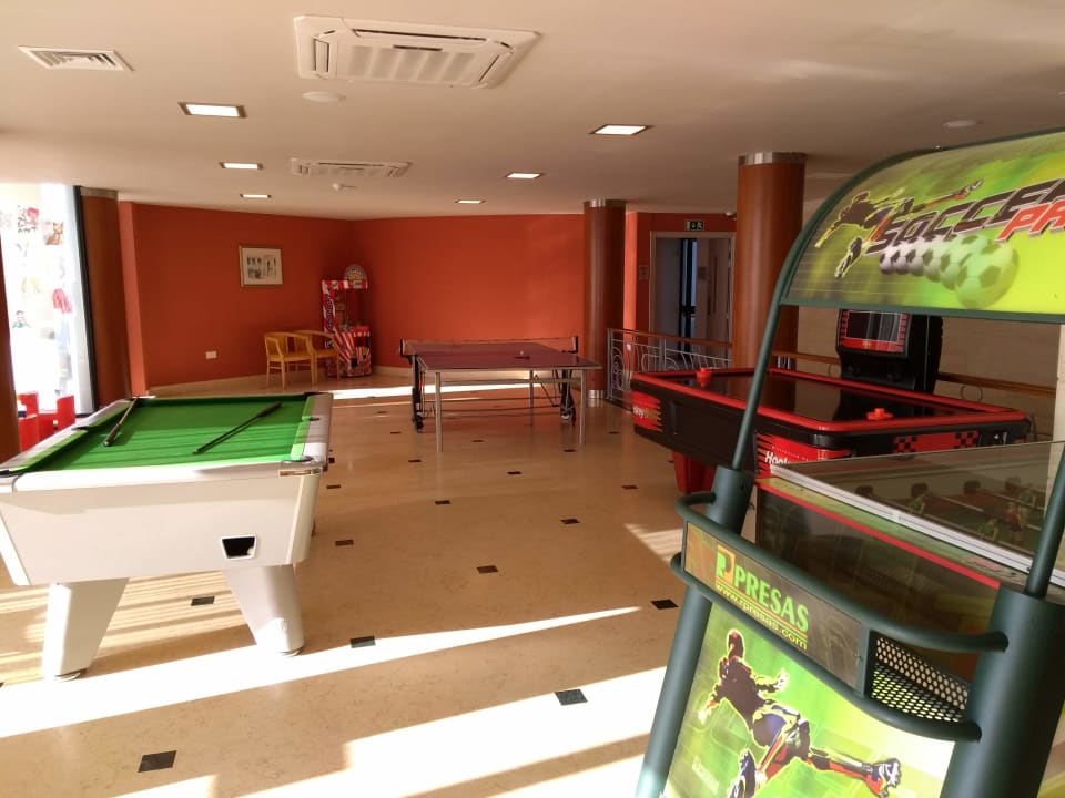 Spielecke in der Lobby Riviera Spa Resort - Adults Only