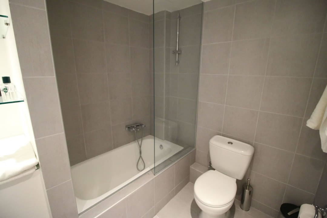 Badezimmer Sentido More Meni Residence & Suites