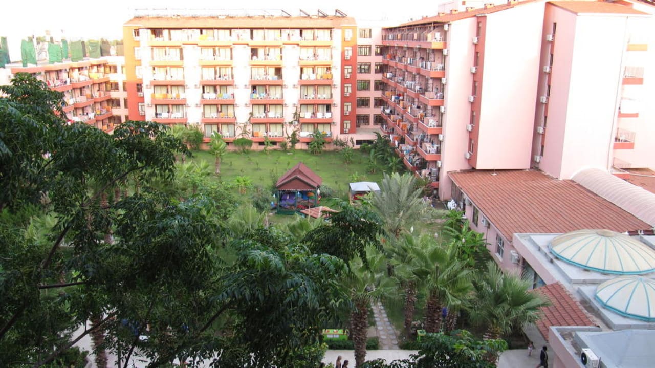 Hinter den Bäumen - Relaxingzone - Wasserpfeifen Selge Beach Resort