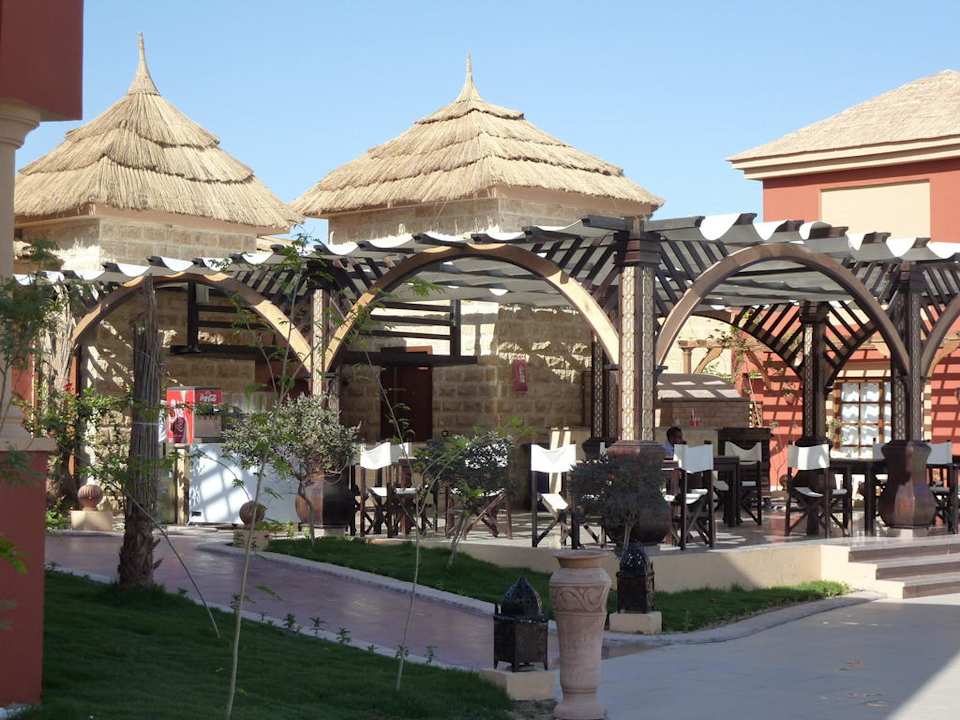 Bar beim 400 Pool Pickalbatros Alf Leila Wa Leila Resort - Neverland Hurghada