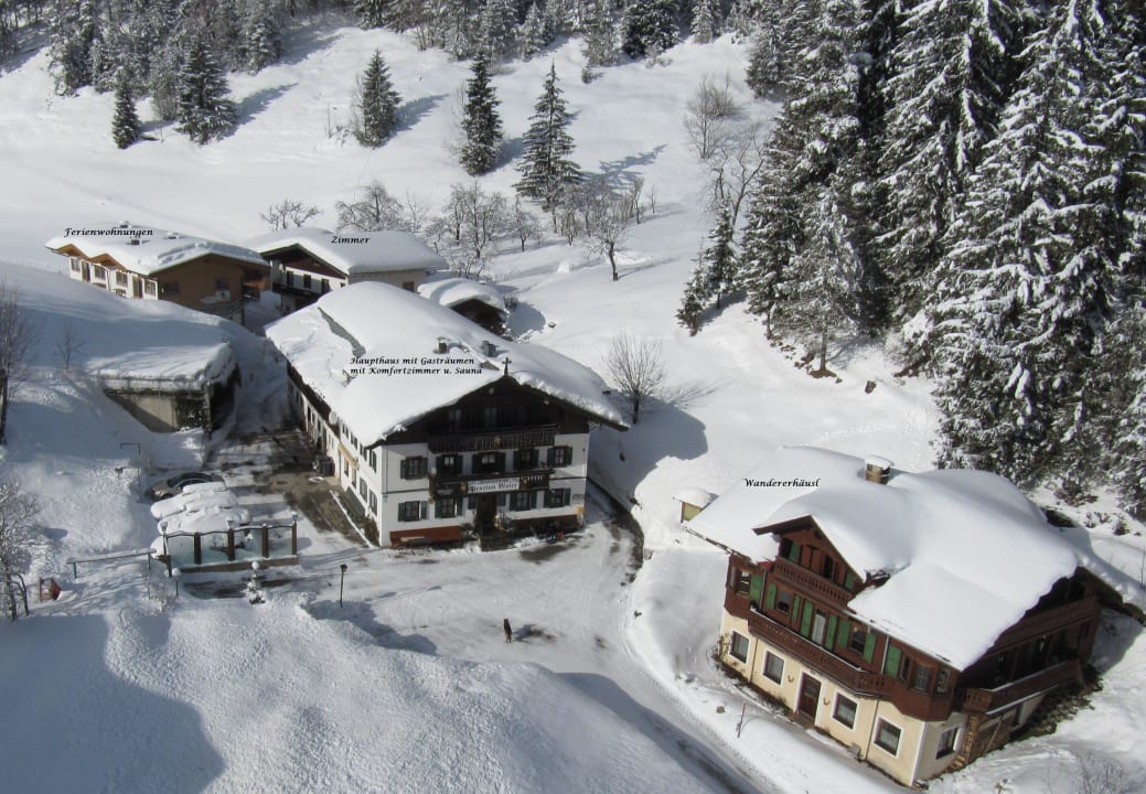 Winteransicht mit Bezeichnung Pension Maier Schiestlhof